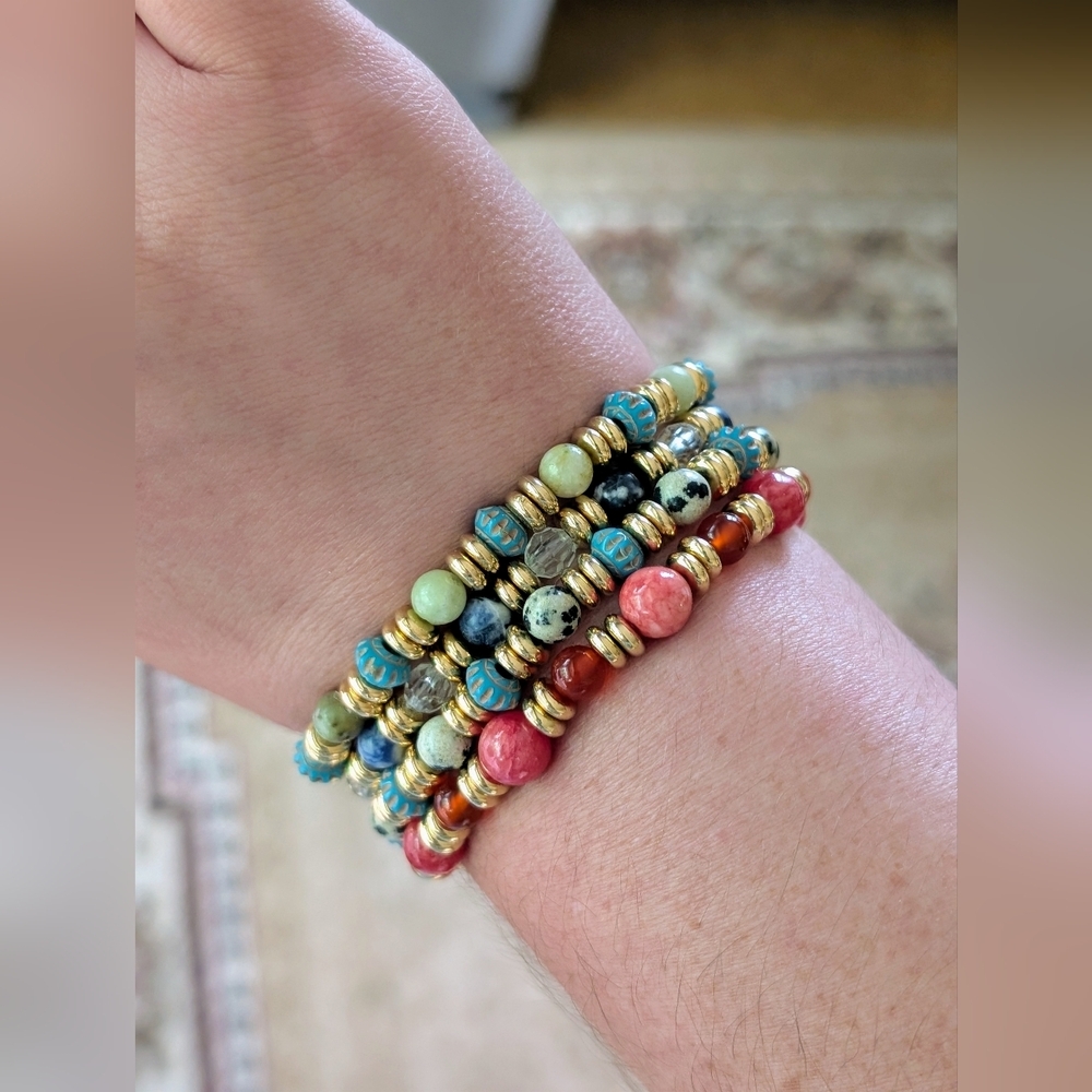 Handcrafted Dalmatian Jasper and Turquoise Bracelet - Picture 5 of 6